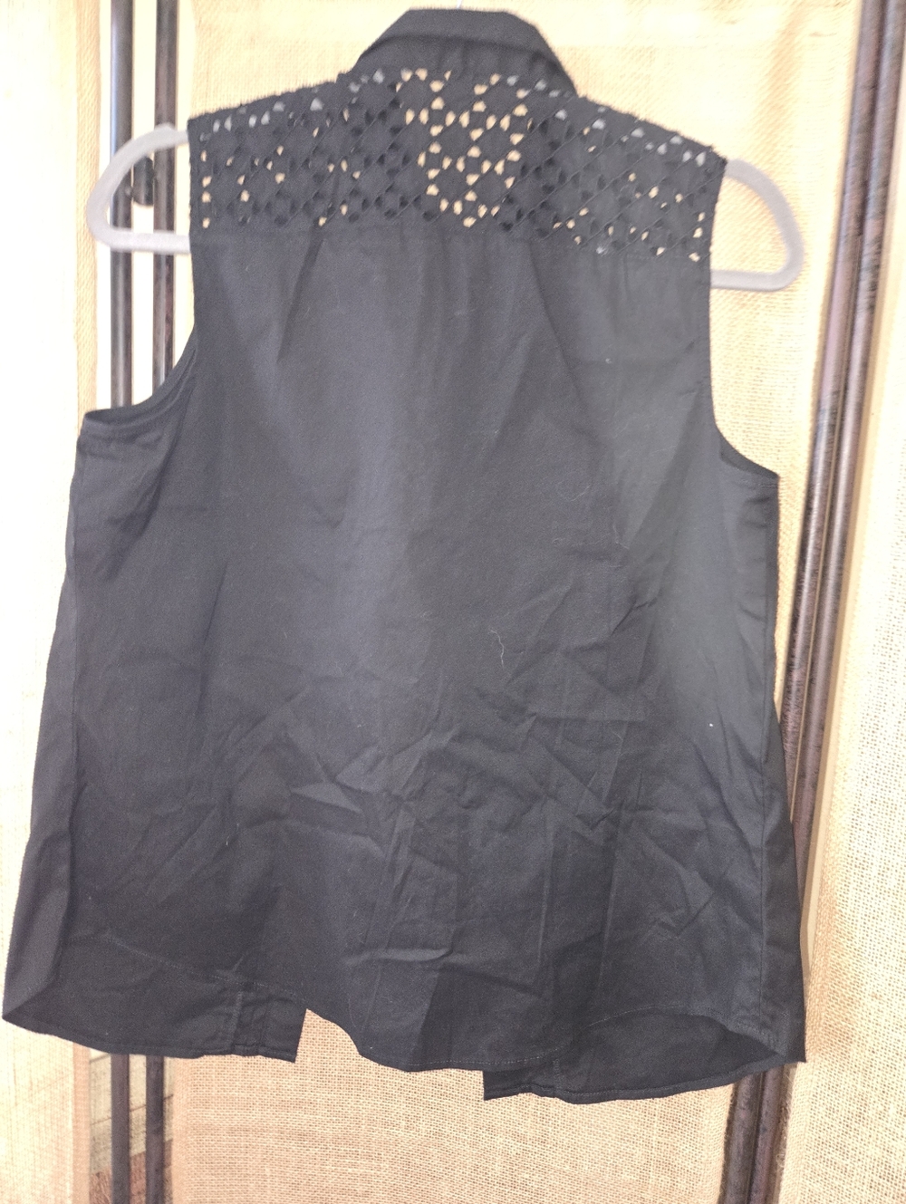 Ann Taylor Petites Sleeveless Black Eyelet Lace Shoulder Button-Front Top MP - Picture 8 of 8